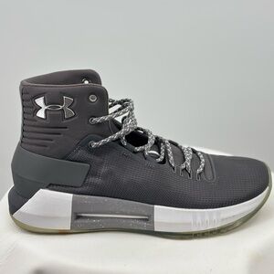 Under Armour Women’s Highlight Ace 2.0 Volleyball Shoes, Size 8,5